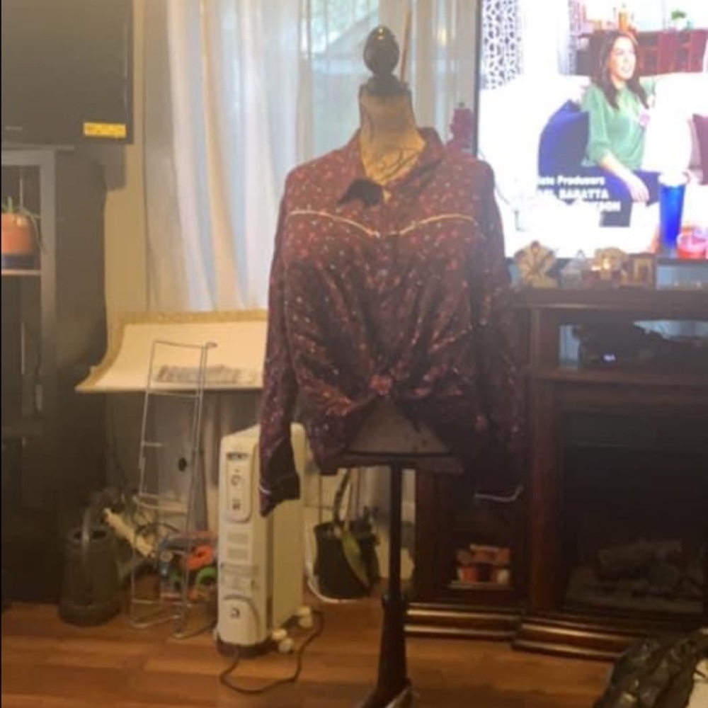 Top - Picture 2 of 3